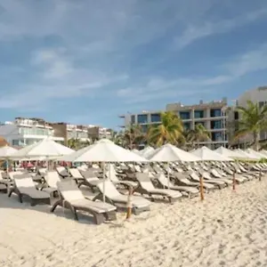 *** Hotel Playa Suites México